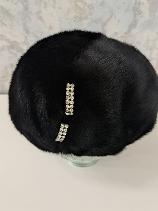 Продам норковую женскую шапку