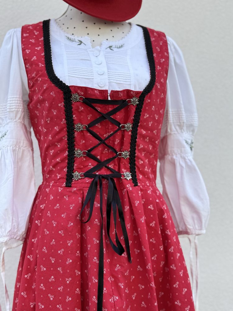 Rochie Dirndl rosie din bumbac