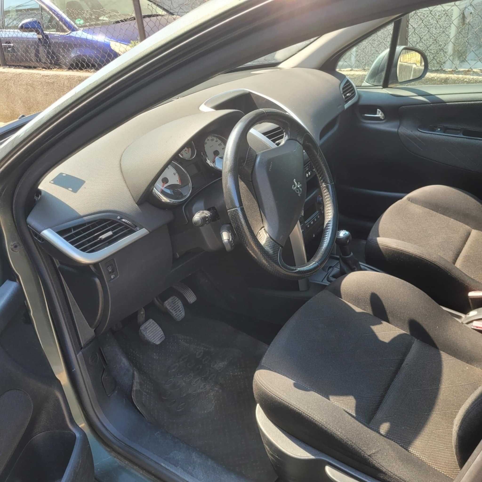 Продавам Peugeot 207 (120к.с) (241к км) (1.6 Бензин) (2007г)