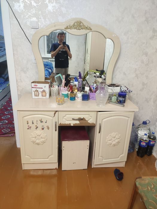 Продам 2 спальных гарнитура