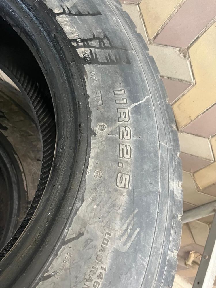 Продается Шины 11 22/5