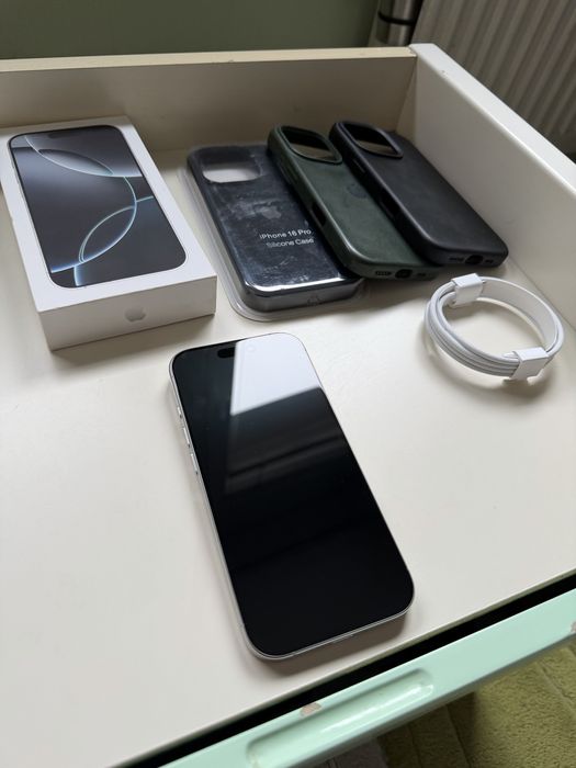 Iphone 16 pro / 128GB E-SIM