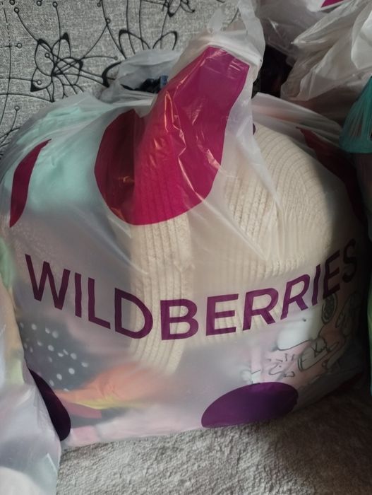 Продам пакет вещей на девочку 4-5 лет