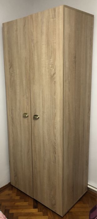 Vând șifonier 2 uși, stare foarte bună.