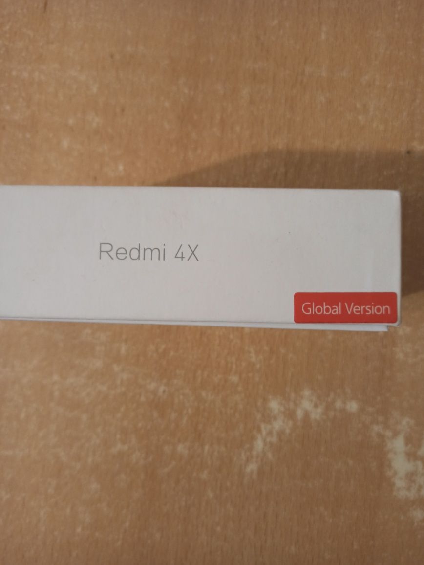 Продам смартфон Redmi 4X