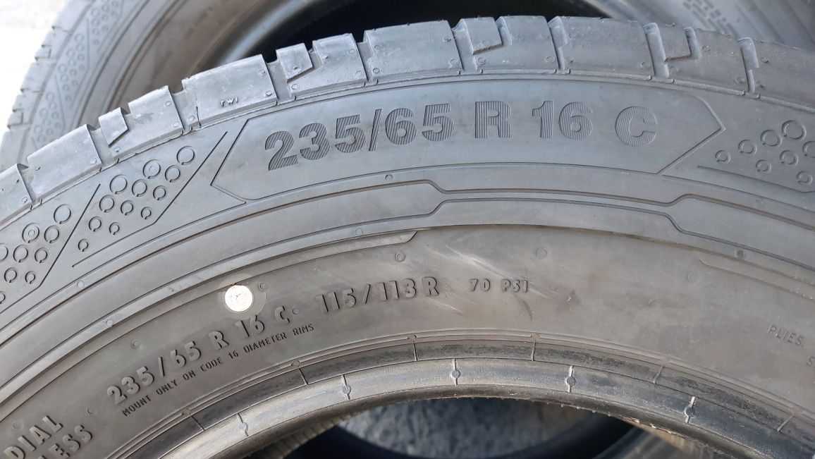 Гуми за Бус 235/65/16 C Continental ContiVanContact 200 4 броя