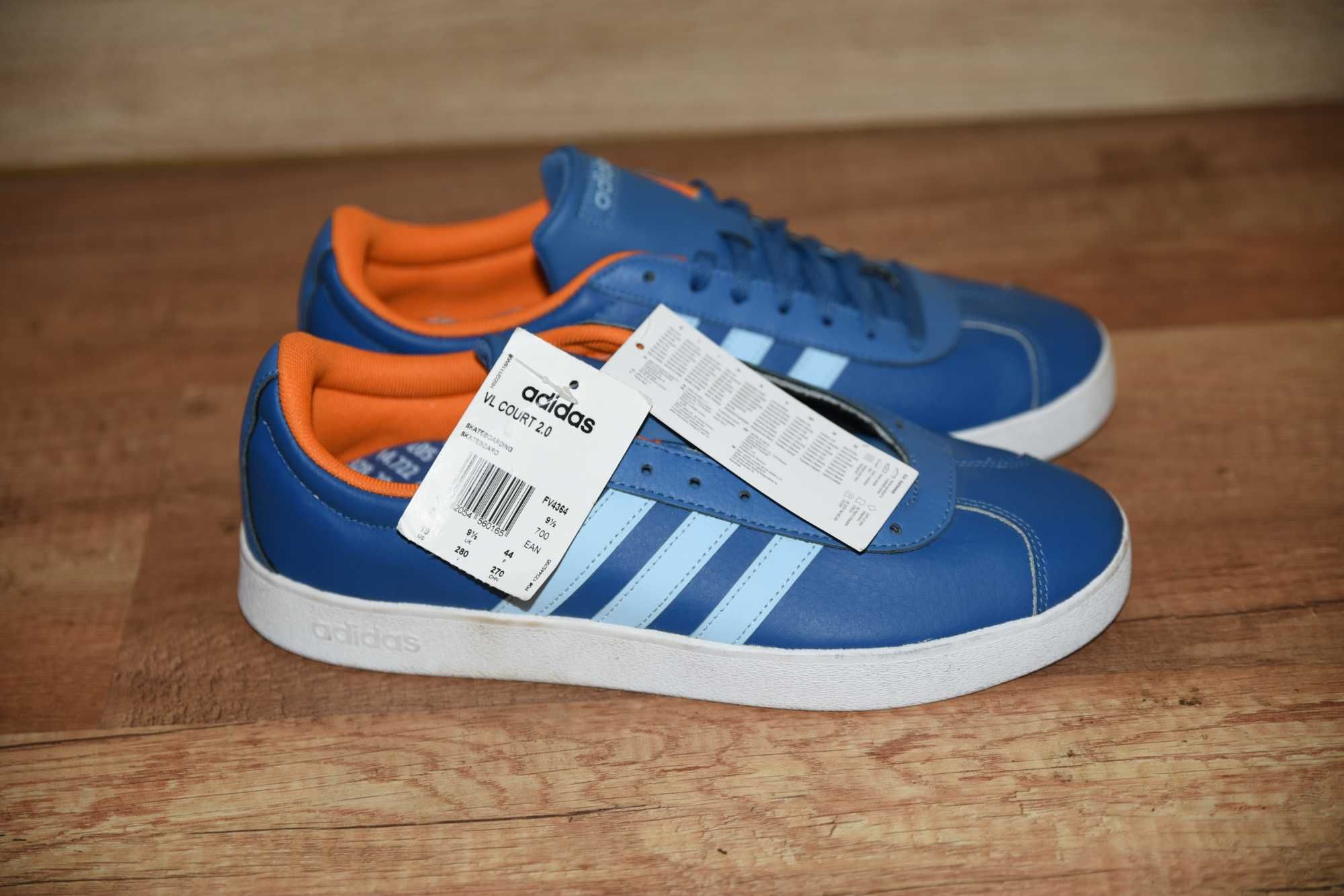 Adidas НОВИ оригинални кецки, номер 44