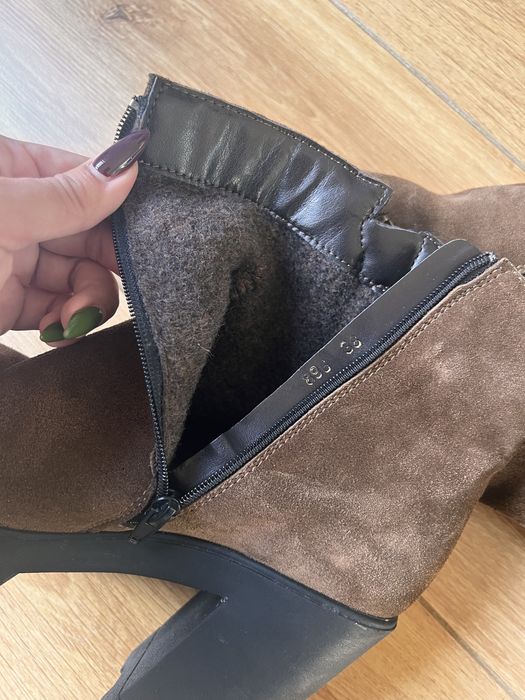 Боти от естествен велур