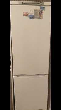 Двухкамерный холодильник в отличном состоянии