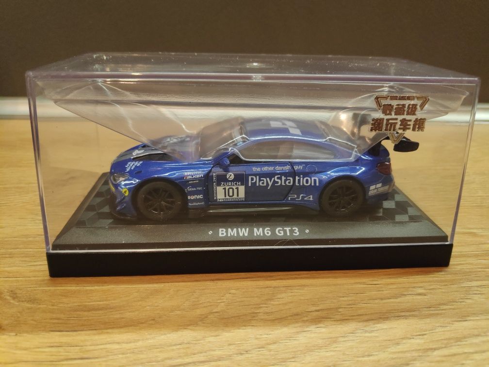 Умалени модели на състезателни коли BMW M6 Bentley Lamborghini 1:43