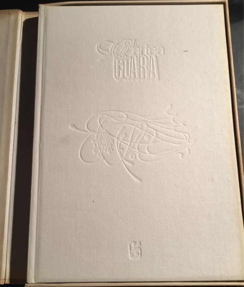 Carti de George Țărnea, exemplar cu autograful autorului