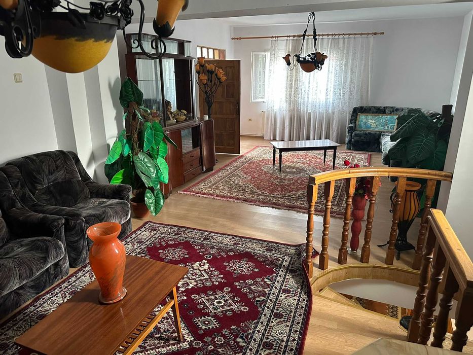 Casă spațioasă P+E 261 mp + 700 mp teren – Băicoi, direct proprietar!!