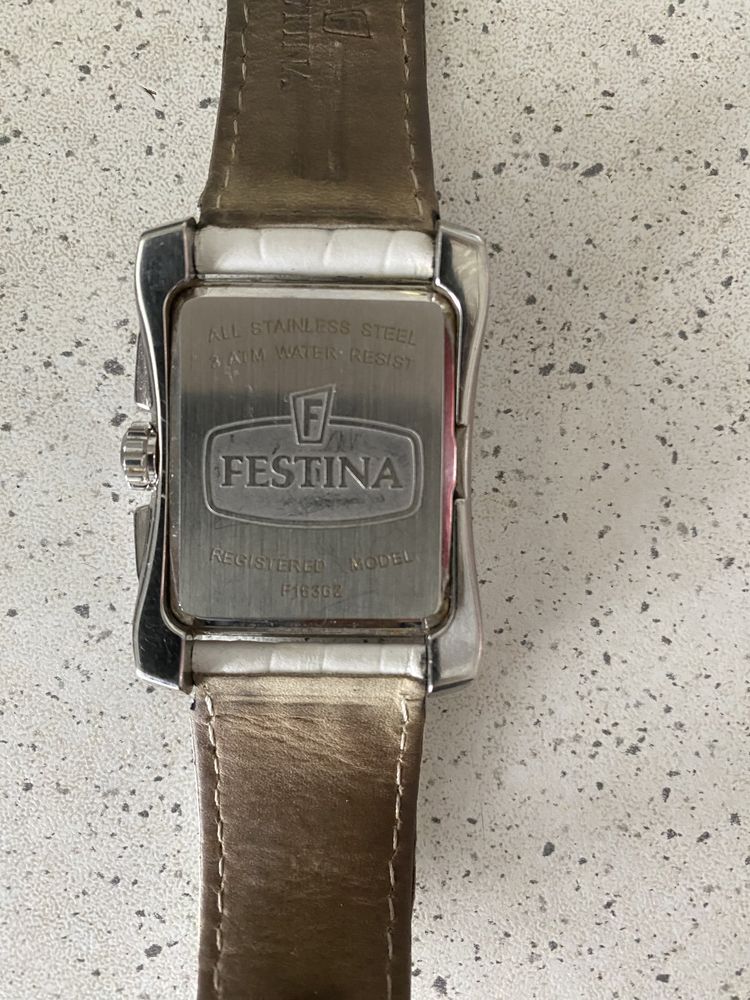 Дамски часовник Festina F16362 Gold