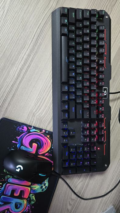 Vand Mouse Logitech G403 si Tastatura Redragon Varuna