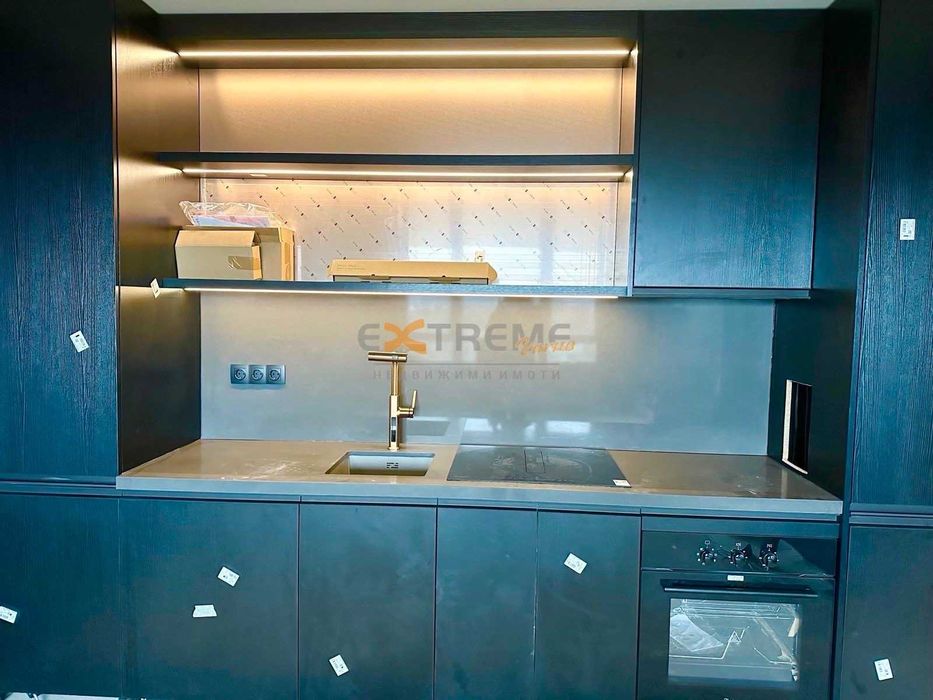 Южен тристаен апартамент с възможност за гараж или паркомясто