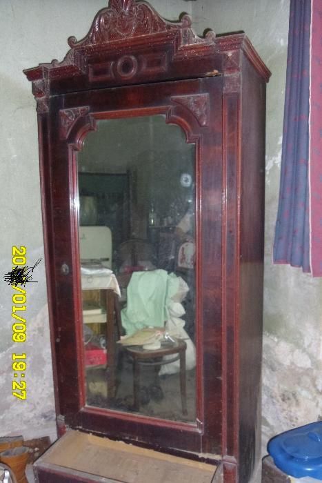 dulap antic anii 1900