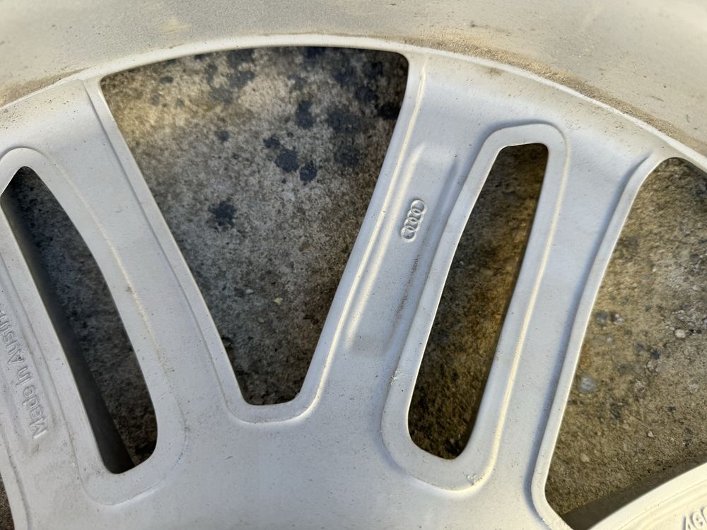 Jante oem audi cu cauciucuri de iarna ca noi  245/40/r20
