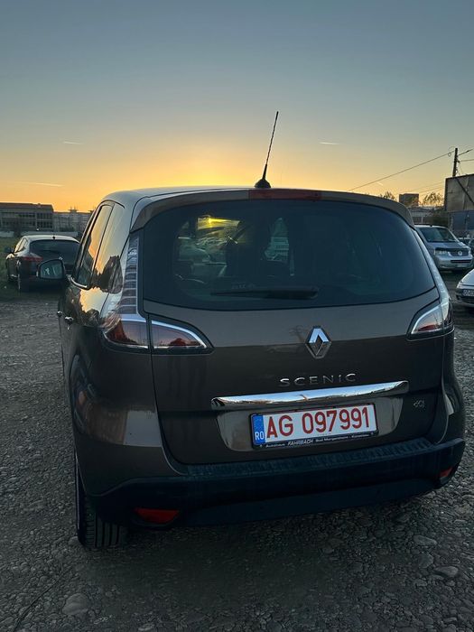 Renault scenic 2012