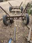 Vând căruță de 2 cai și pentru tractor, pentru detalii la Nr afișat.