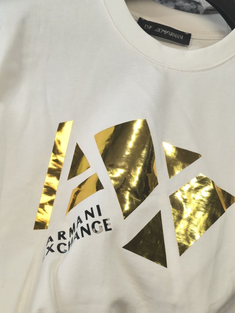 Armani тениски в черно и бяло