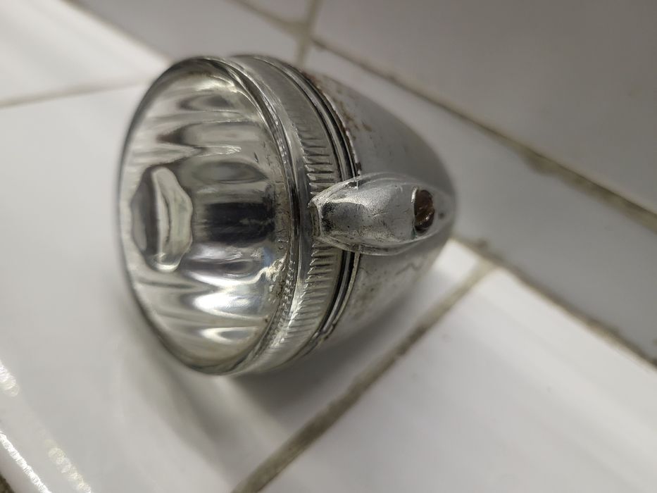 Продавам фар за стар велосипед