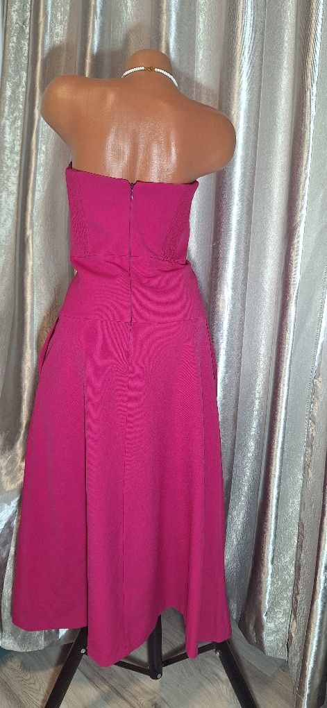 Rochie Zara fuchsia cu croială dreaptă şi

buzunare - marime S