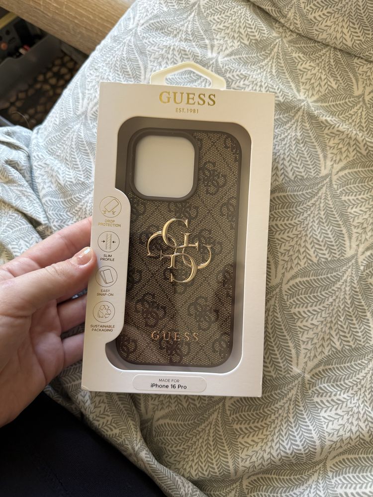 Оригинален калъф на Guess за iPhone 16 pro
