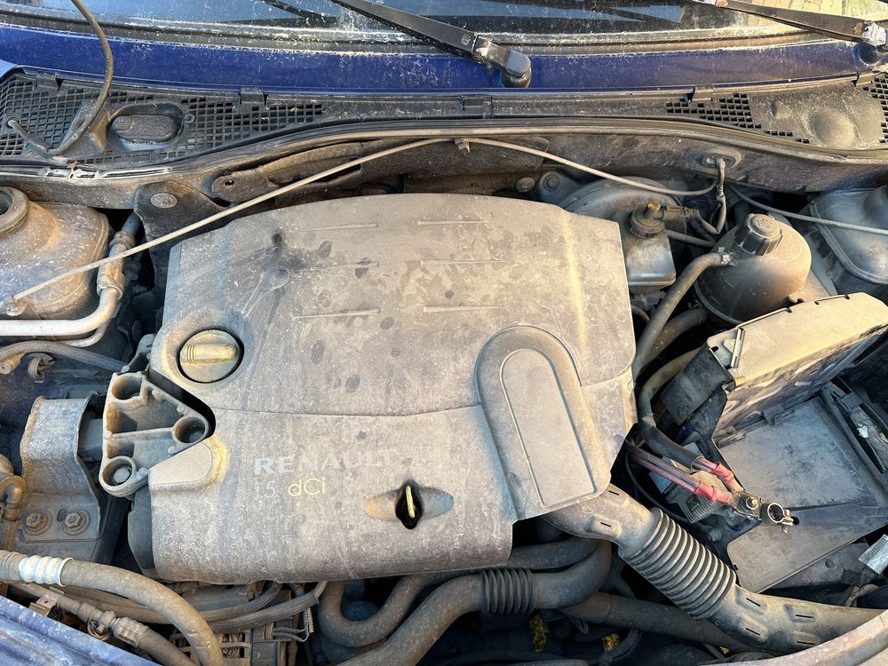 Dezmembrez Dacia Logan 1.5 1.4 bara faruri usi capota motor interior