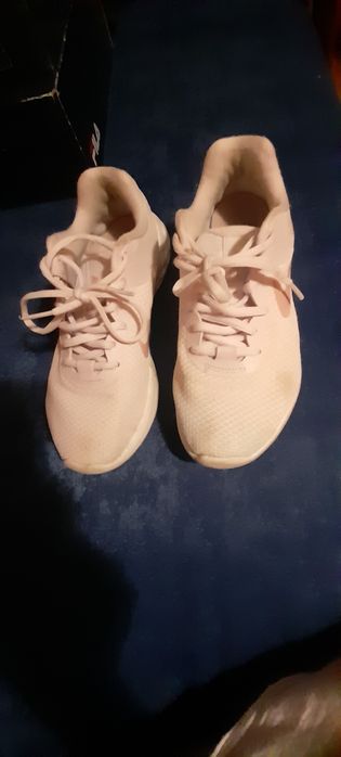 Моля,разгледайтте артикулите...Маратонки  юношески,ботуши ,дамско пал