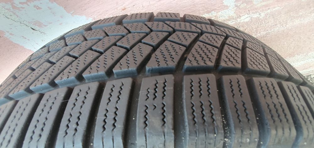 Vând 4 anvelope Continental 195/65 R16, M+S