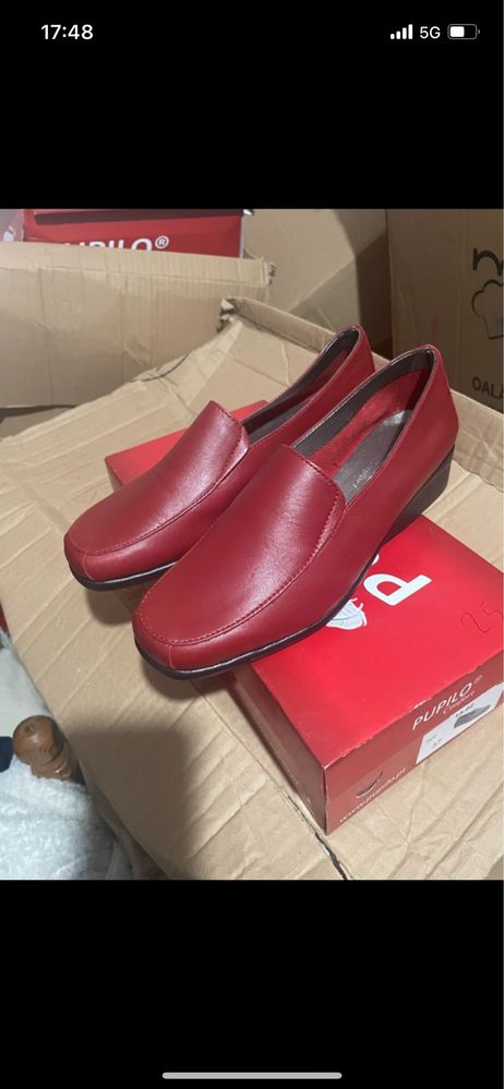 Pantofi de doamne , piele f fina si placuta