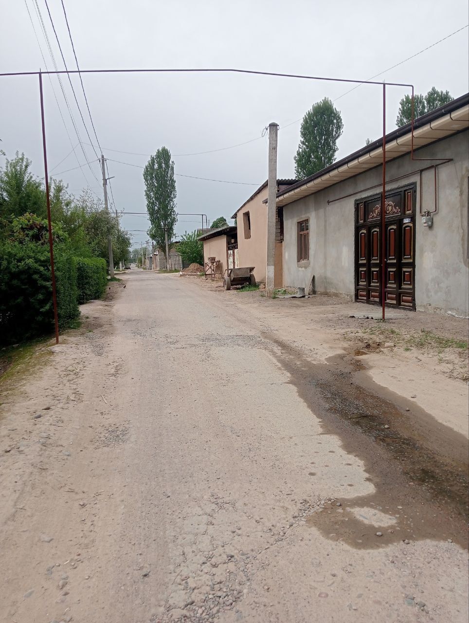 Uy sotiladi hamma sharoit bor