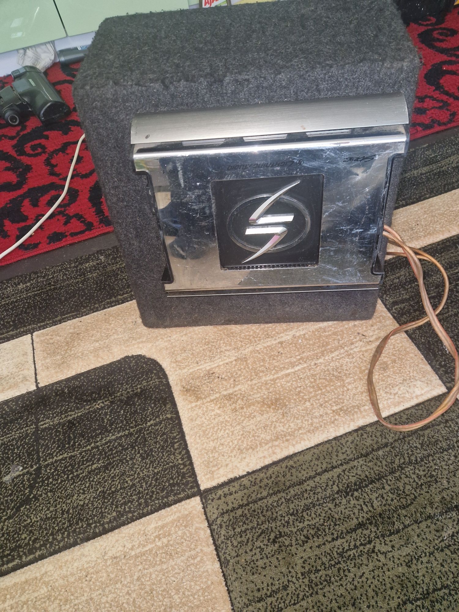 Vand subwoofer masina