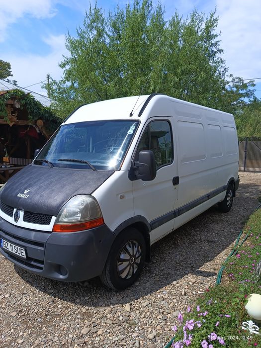 Vând Renault Master