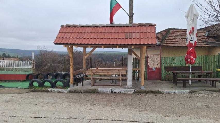 Продава се Магазин в с. Срацимир, Област Силистра - 130 кв.м за 539 €/кв.м - Снимка #1