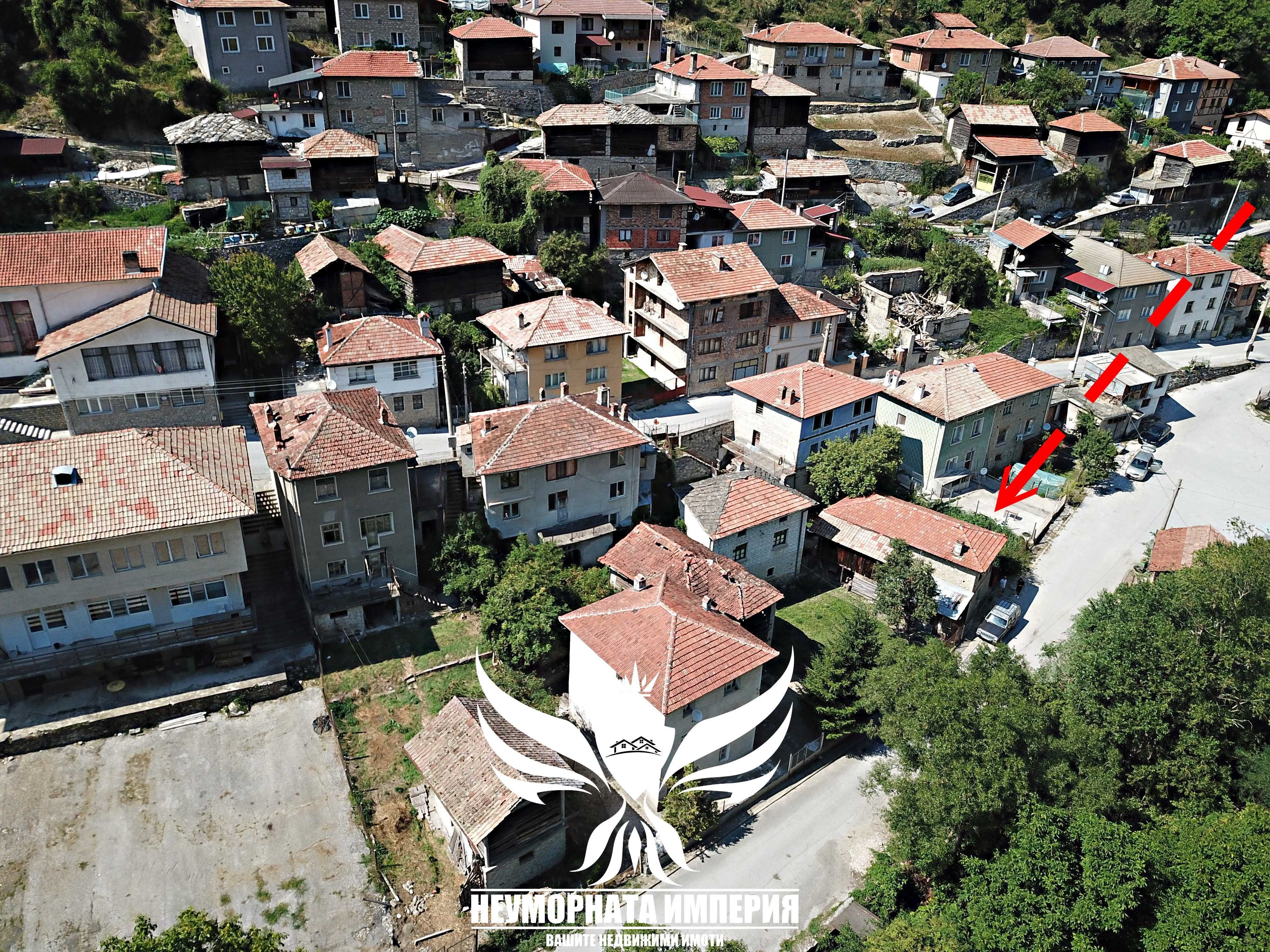 Продавам двуетажна къща 120РЗП с 152кв. двор в село Малево