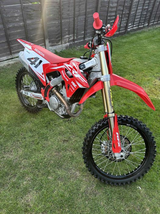 Honda CRF250R model 2022 2 seturi de roti recent adusa UK