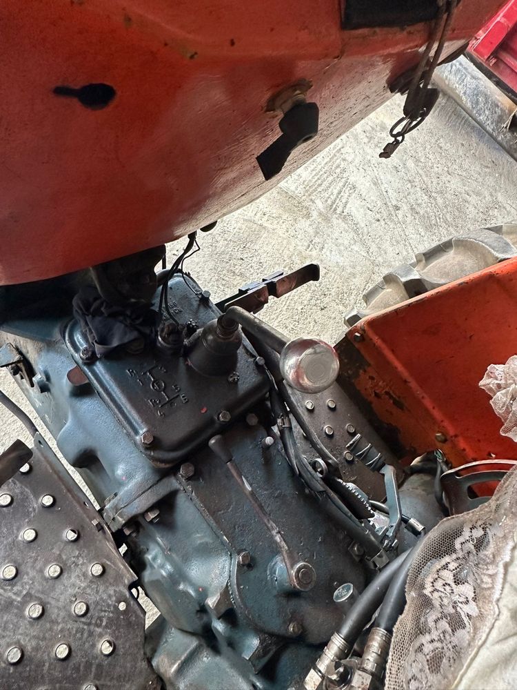 Vand tractor UTB 445