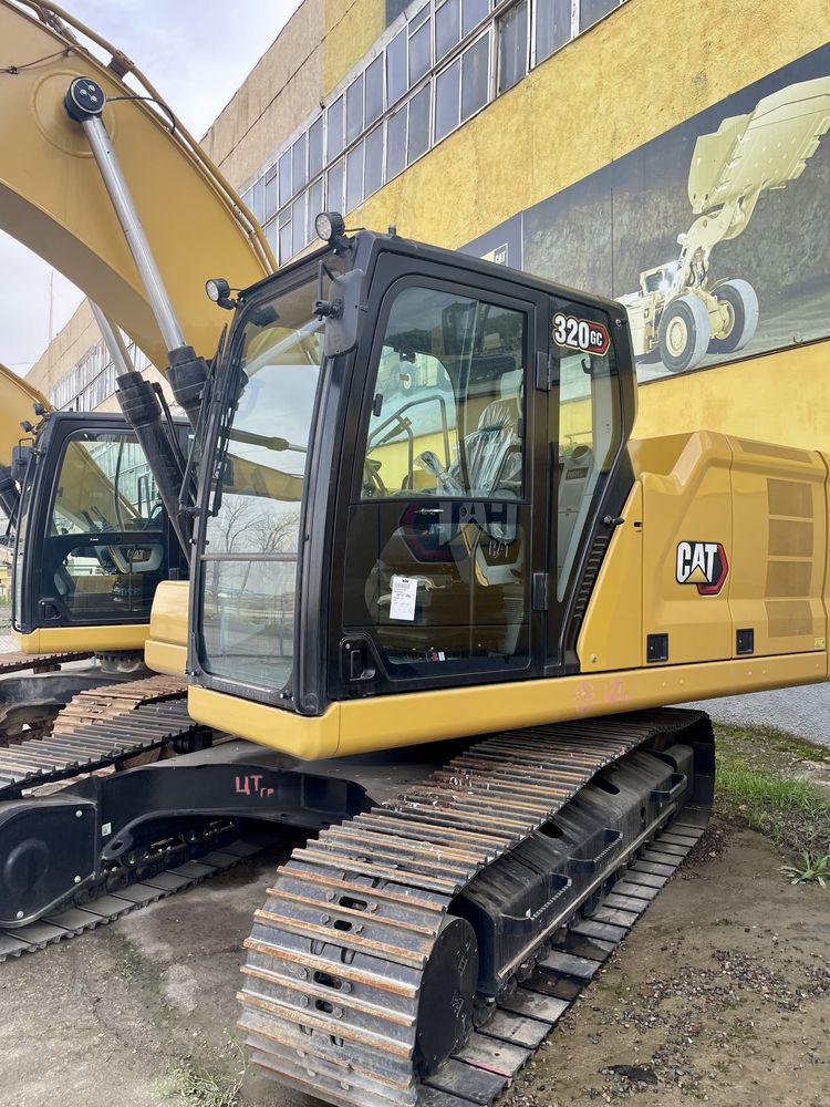 Экскаватор Cat 320 GC-1м3