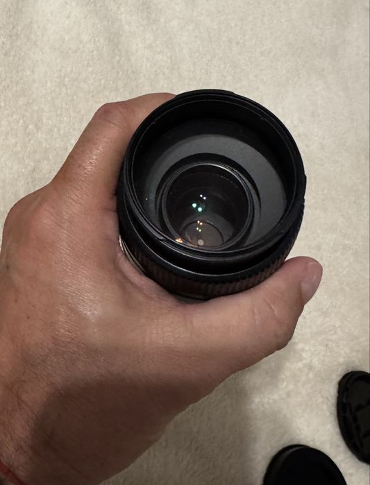 Vând sau schimb obiectiv Sony SAL75300 4,5-5,6