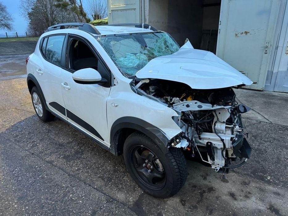 Дачия Сандеро 3 2023г 3500км. На части