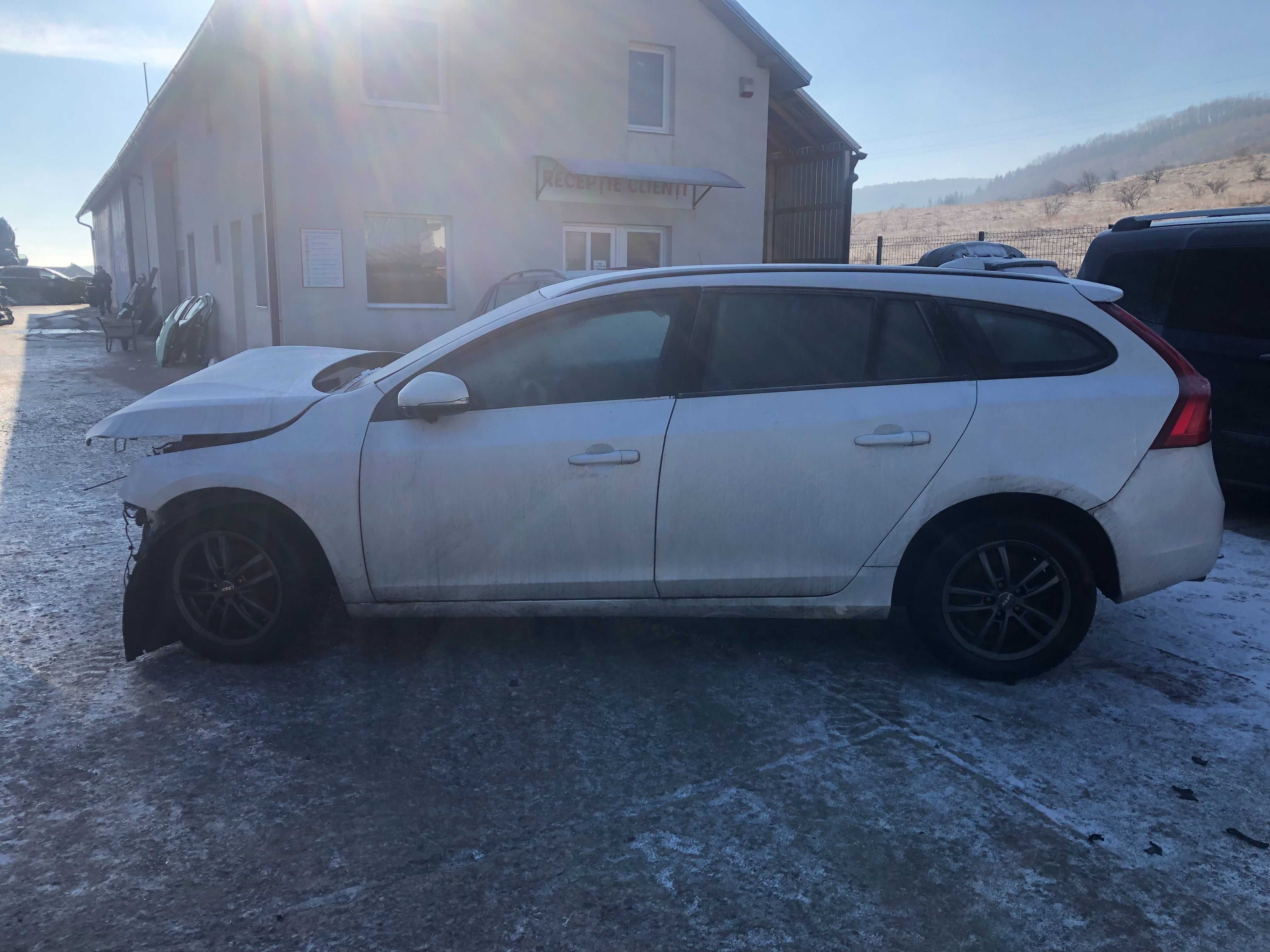 Dezmembrari Volvo V60 Diesel D5 2015 Motor D5204T3 Automat TF-80SD