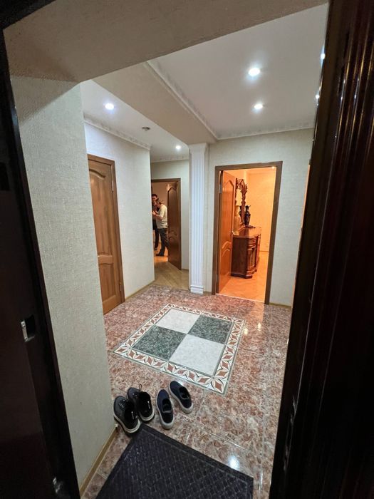 Сдам квартиру 3-х комнатную