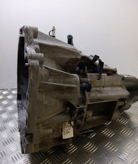 Cutie viteza 1.0 tce 5 trepte 304010192R Dacia Logan a 2-a generatie