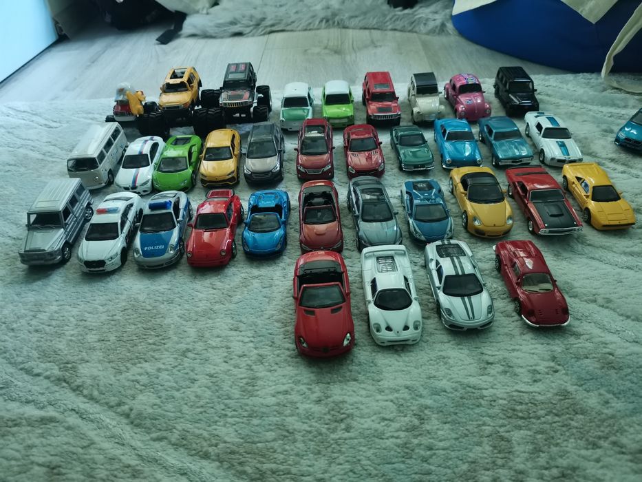 Играчки за различни възрасти момче