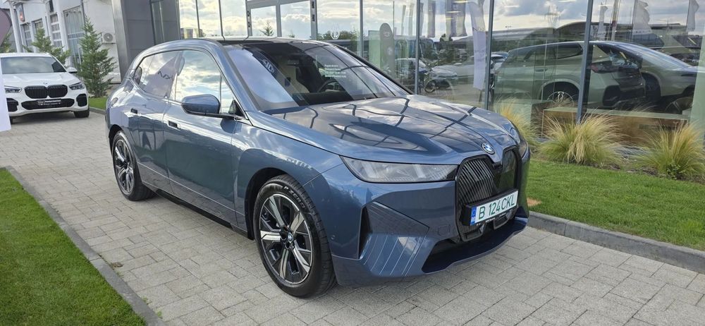 BMW iX