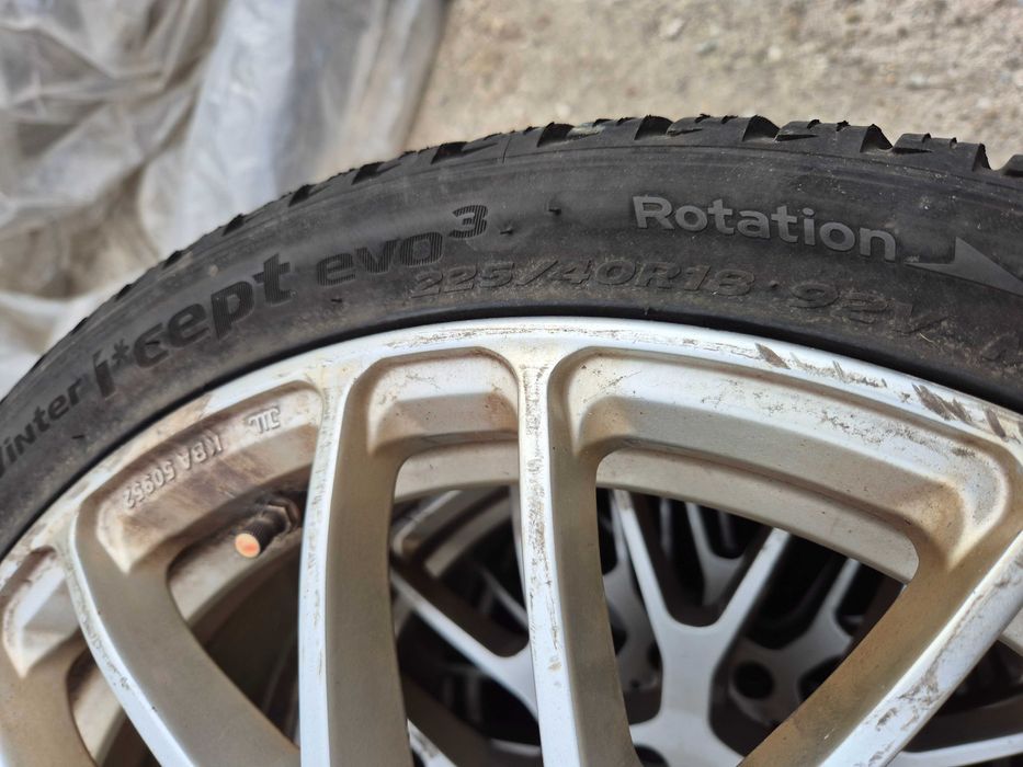 2 Anvelope de IARNA - 225/40/18 - HANKOOK - Aproape NOI DOT 2022 !