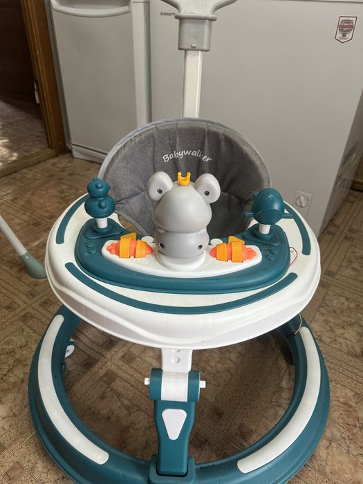 Детский ходунок почти новый