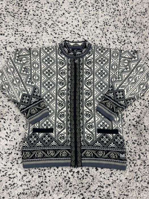 Дамска жилетка DALE OF NORWAY 100% вълна. Размер L