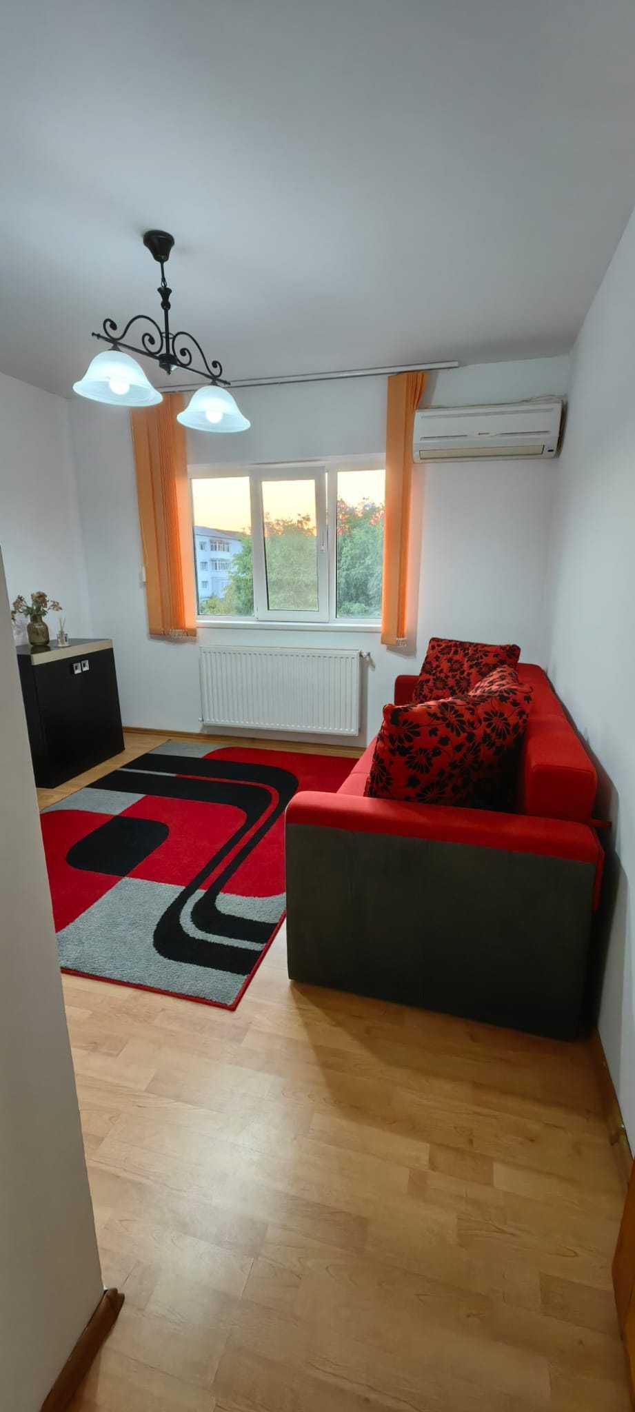Apartament 3 camere, decomandat, renovat, mobilat, zona Mall D ta